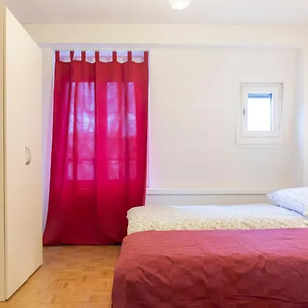 2 Bedroom Aus41-4f- 8045 Zürih