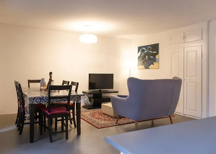 아파트 2 Bedroom Aus41-4f- 8045 *