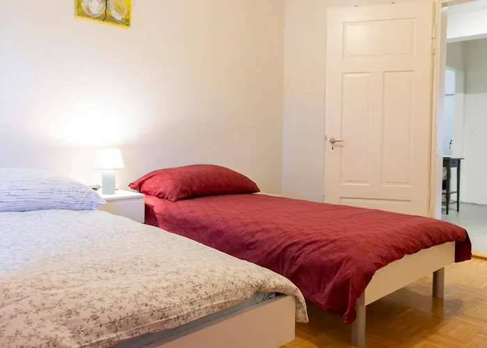 2 Bedroom Aus41-4f- 8045 *