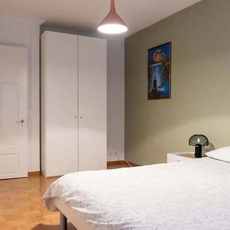 2 Bedroom Aus41-4f- 8045