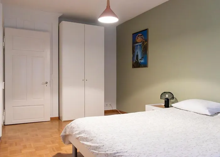 2 Bedroom Aus41-4f- 8045